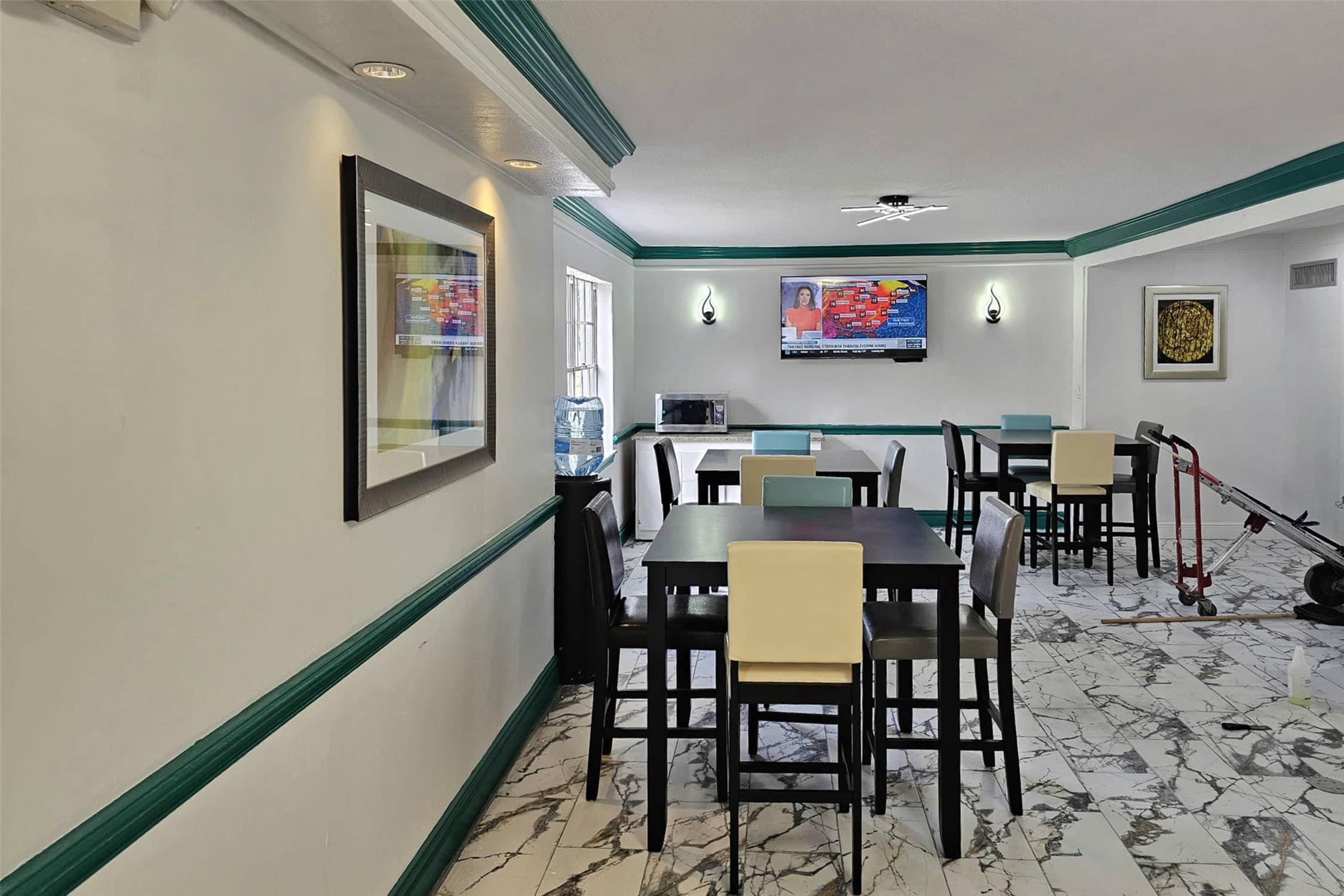 Quality Inn & Suites Metairie, LA 16/19