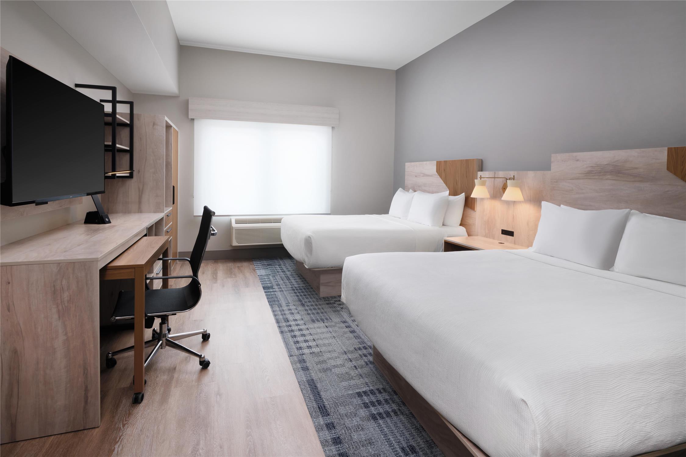 Room, 2 Queen Beds, Kitchenette