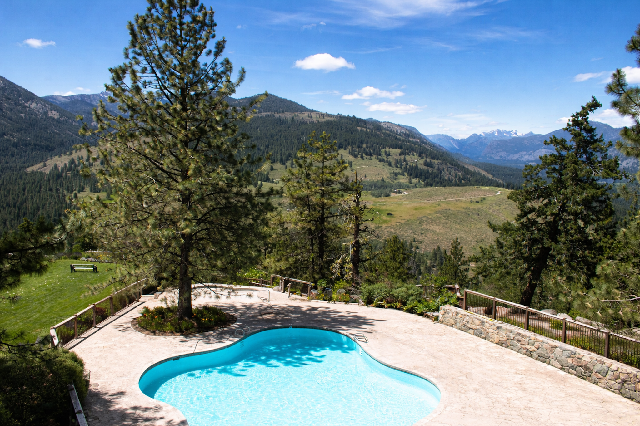 Sun Mountain Lodge 46/82