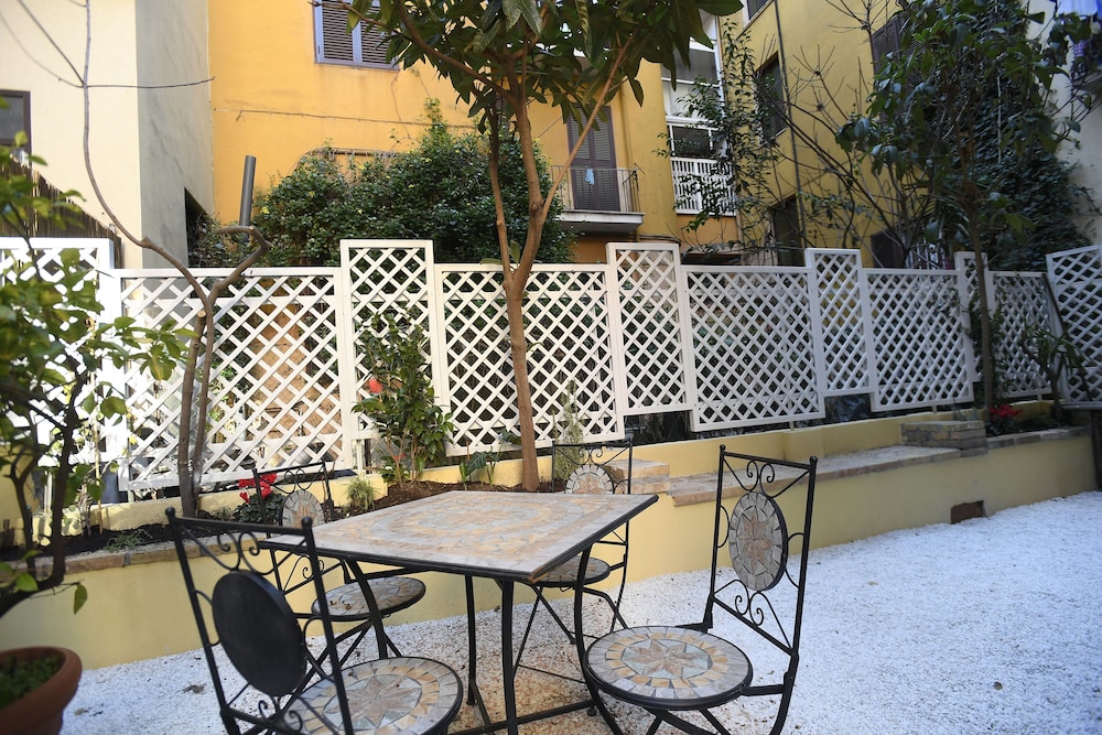 Santi Quattro Apartment & Rooms - Colosseo 28/49