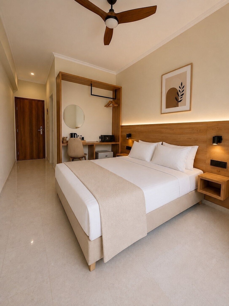Regina Hotel 23/77