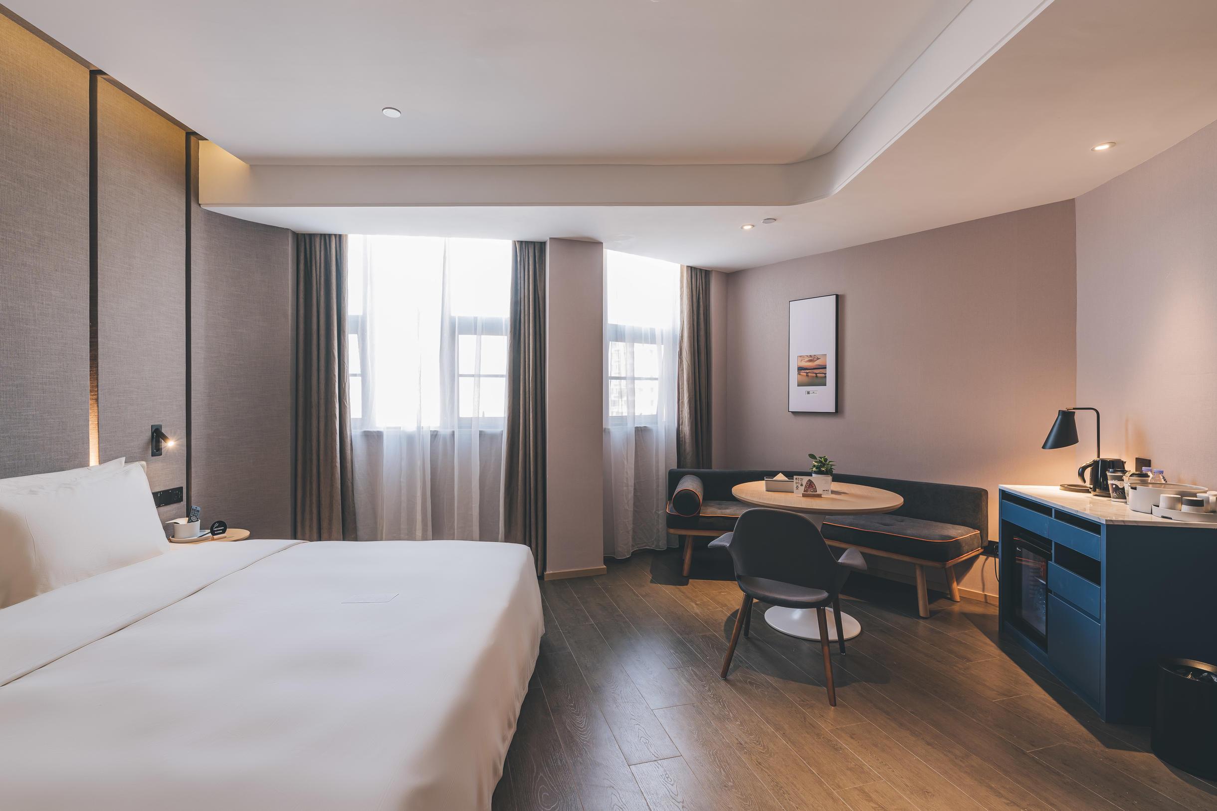 Atour Hotel (Chaozhou People's Square) 5/25