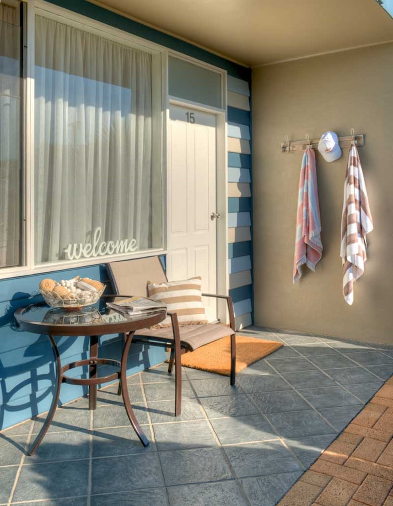 Sorrento Beach Motel 32/44