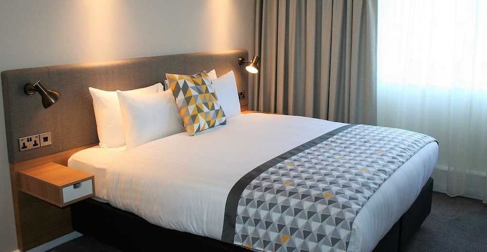 Holiday Inn South Normanton M1 Jct 28 21/83