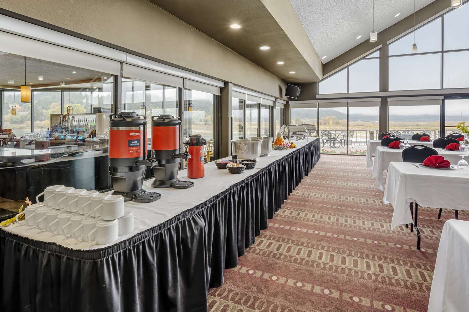 restaurant cafeteria