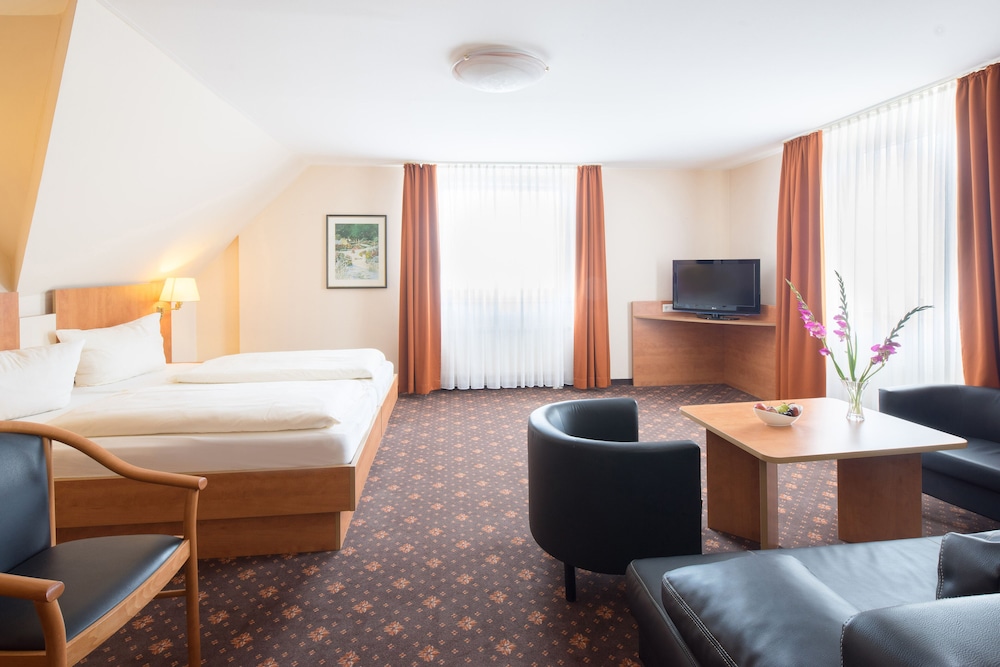 Maximilian Hotel & Apartments Weil am Rhein / Basel 13/29
