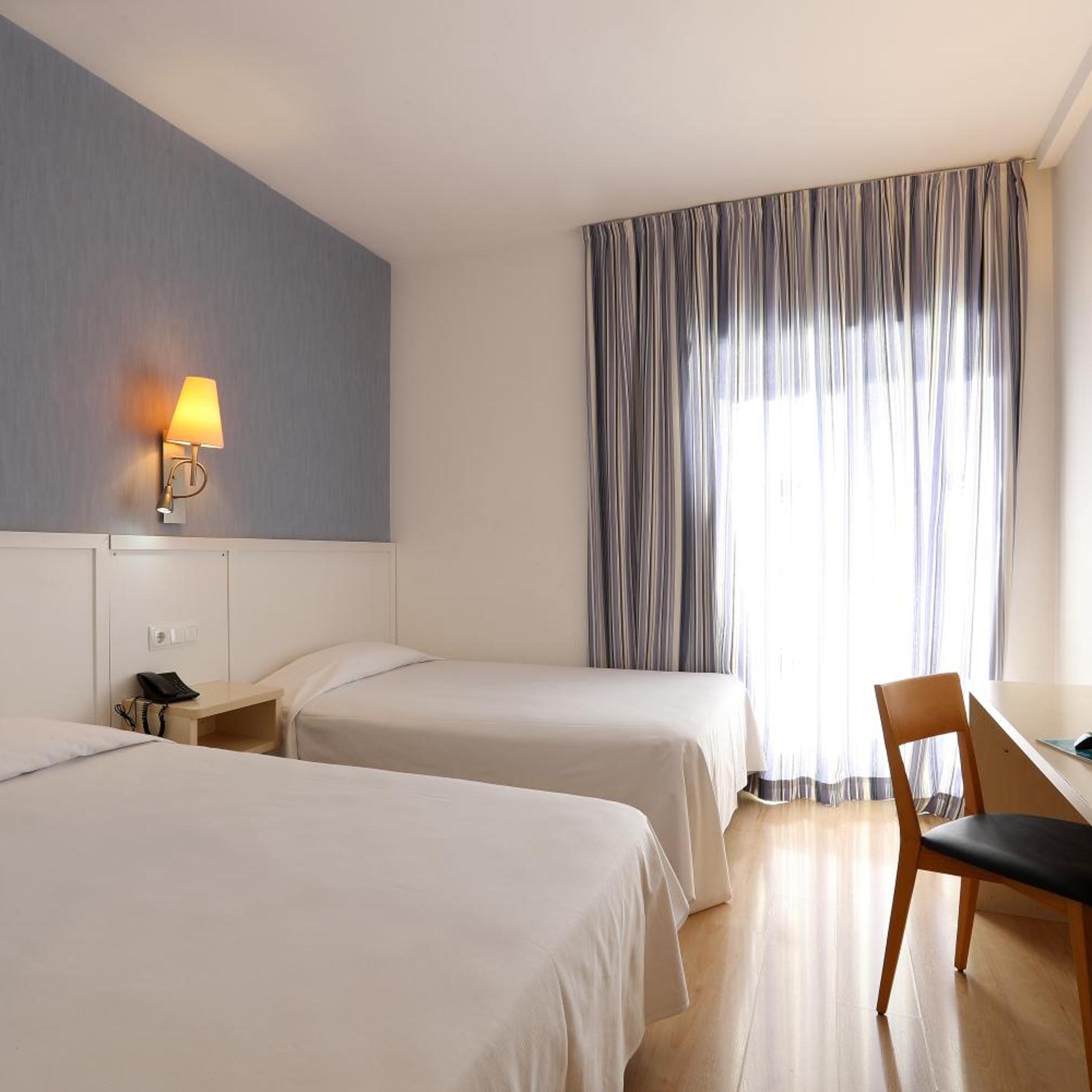 Deluxe, Double Bed