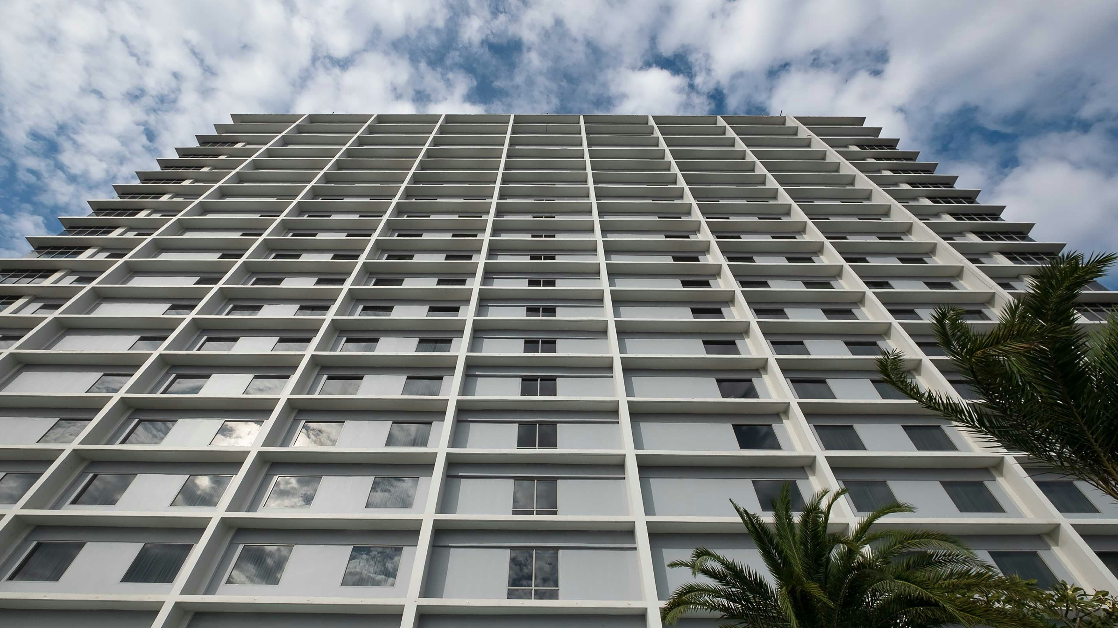 Holiday Inn Hotel Suites Jakarta Gajah Mada 1/77