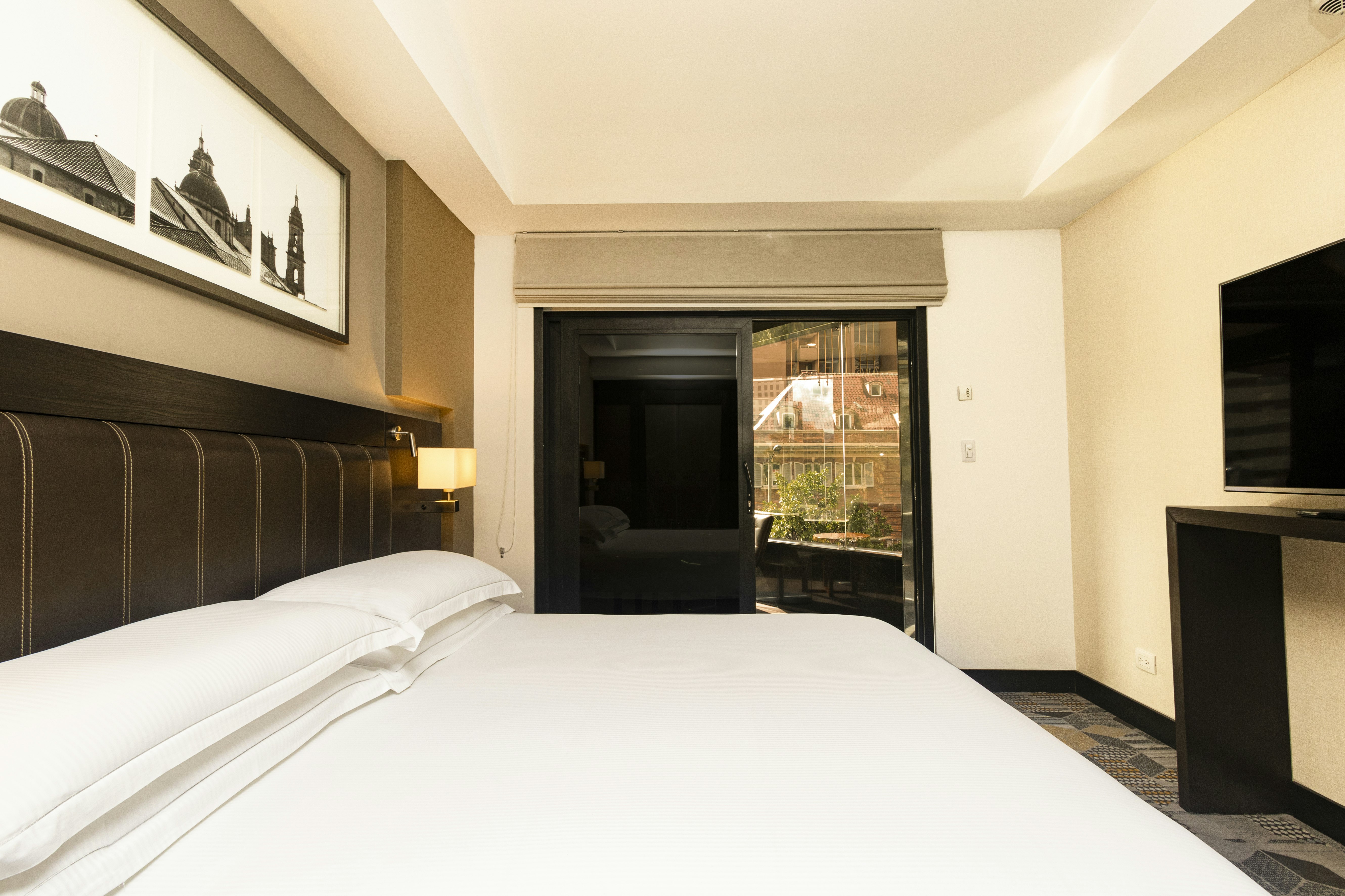 جناح بسرير كينج بشرفة، Hilton Bogota 2/6