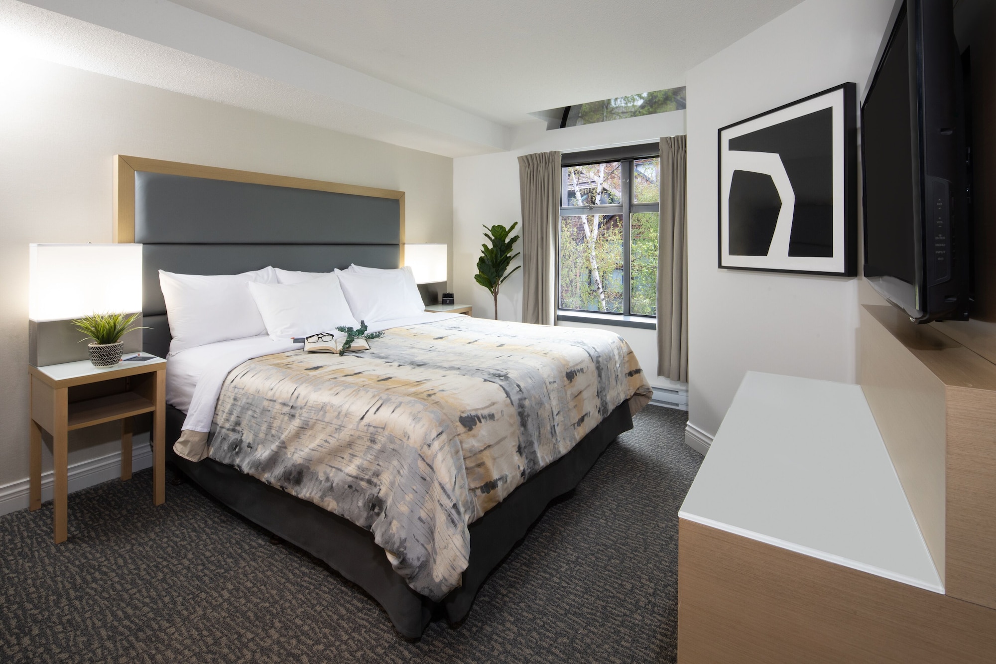 2 BEDROOMS, SUITE
