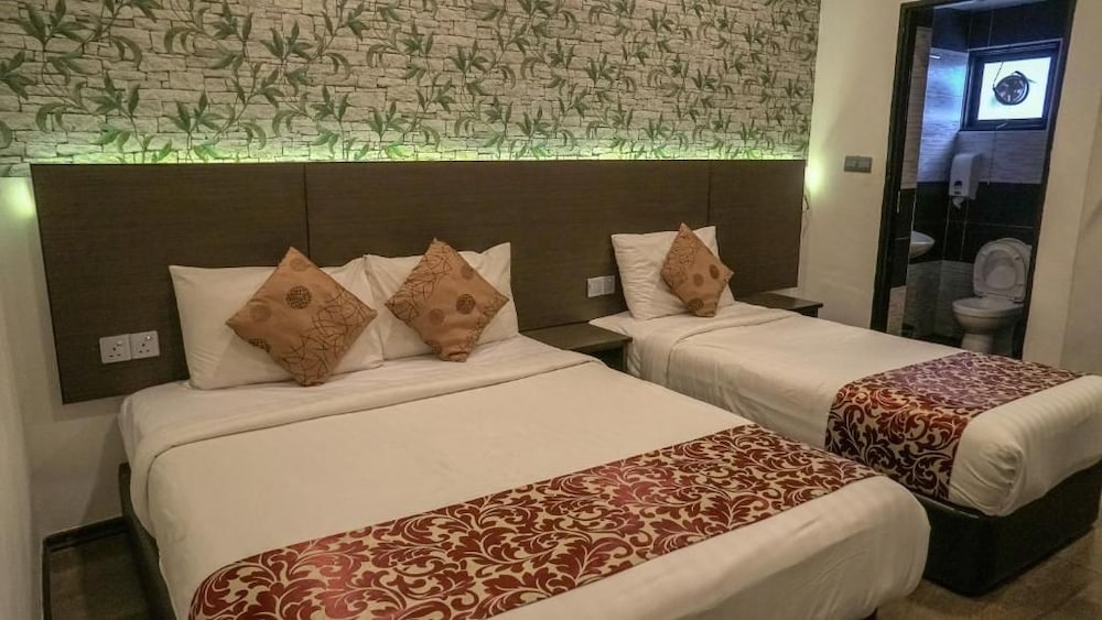Highlanders Hotel 22/50