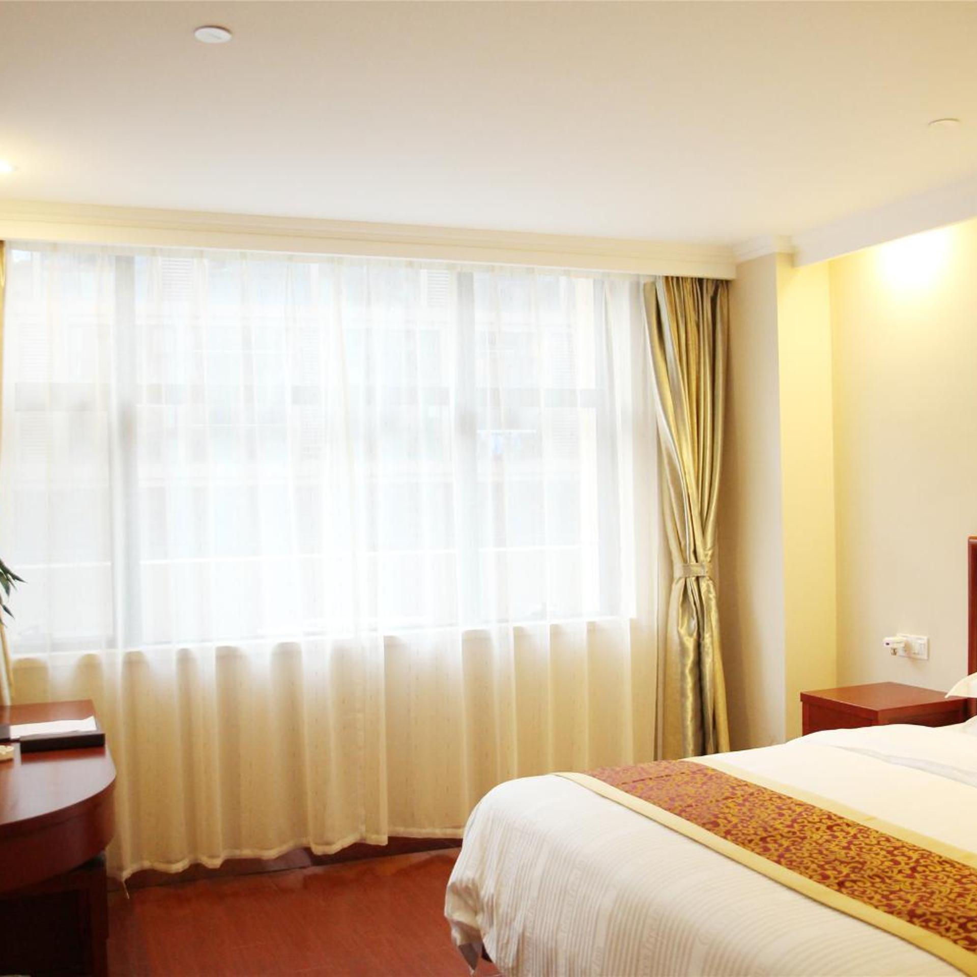 GreenTree Inn Gansu Pingliang Jingning Bus Station Business Hotel 32/41