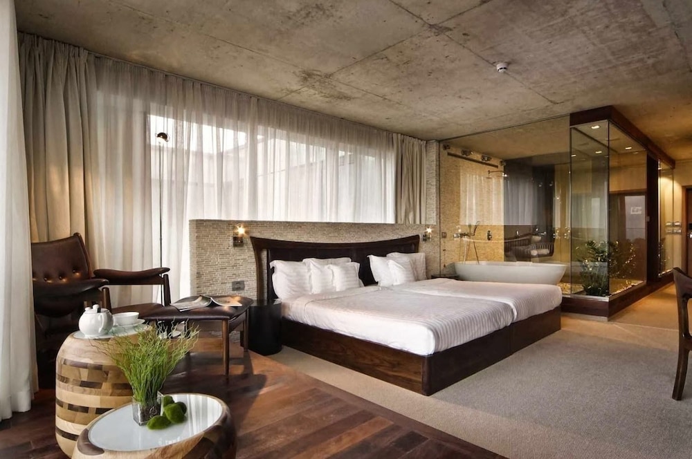 Hotel Graphite Gallery 11/44