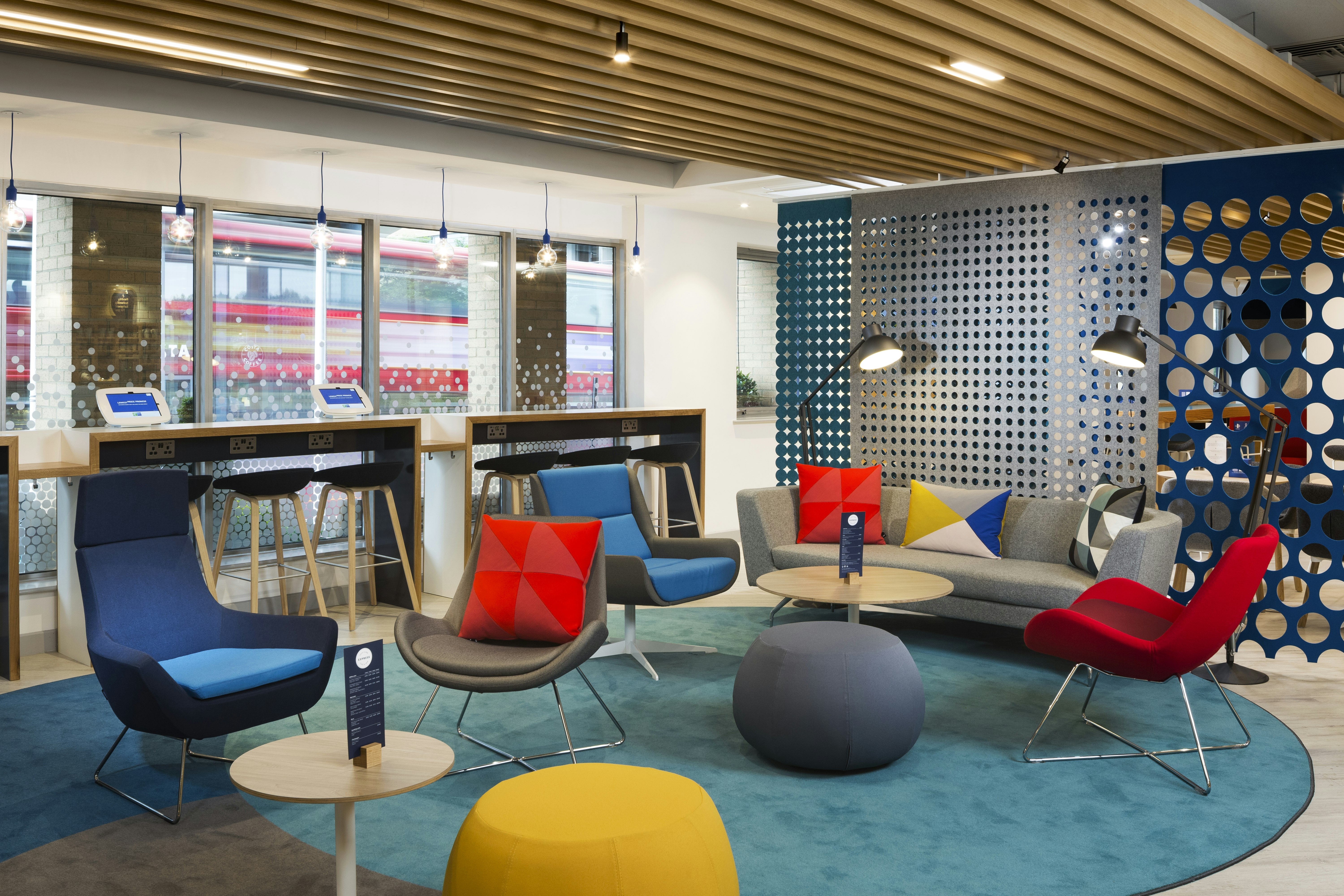 Holiday Inn Express Park Royal 40/63