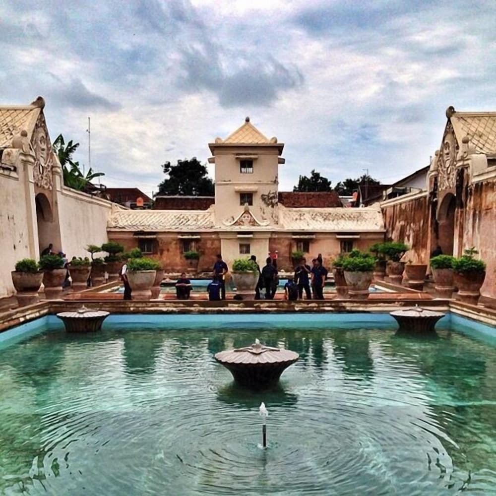 Griya Nendra Hotel 46/50