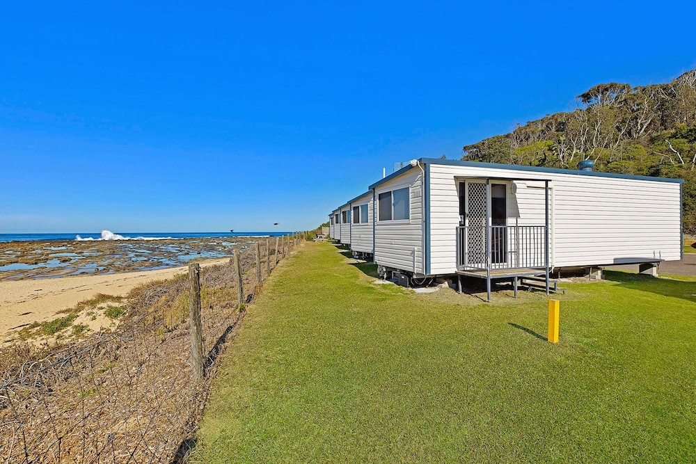 BLUE LAGOON BEACH RESORT 4/67