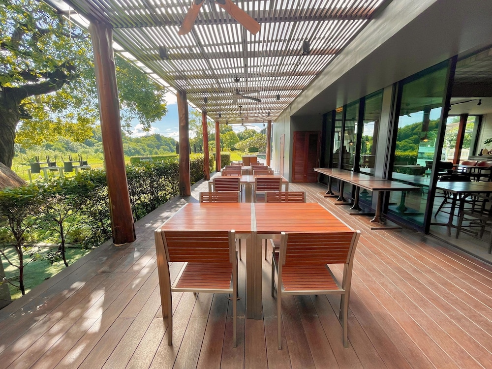 Zensala Riverpark Resort 66/78