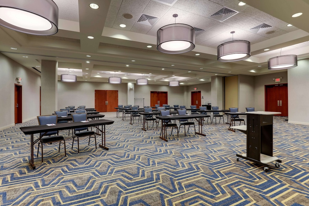 Drury Inn and Suites St Louis Arnold 38/46