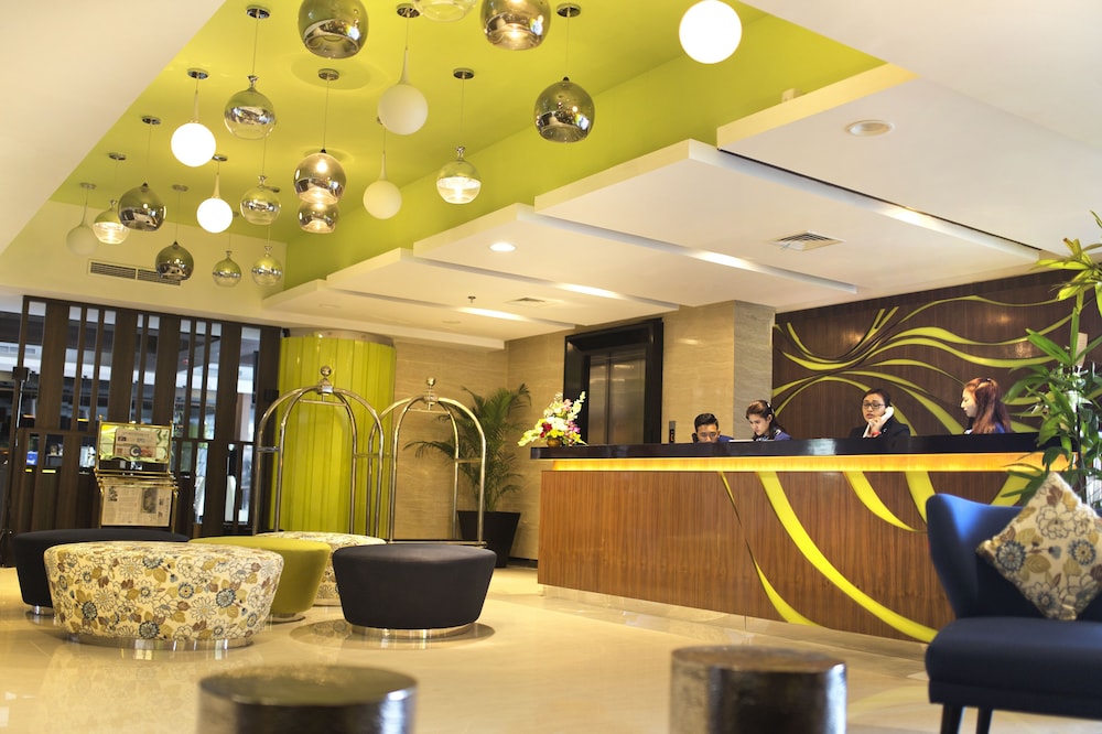 Bonnet Hotel 6/34