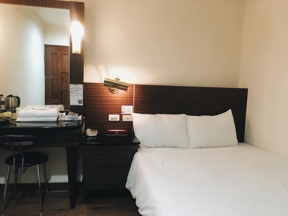 Hua Tai Hotel 9/37