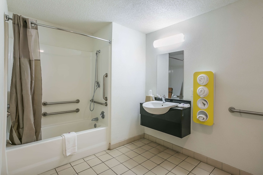 Motel6 Dothan, AL 36/36