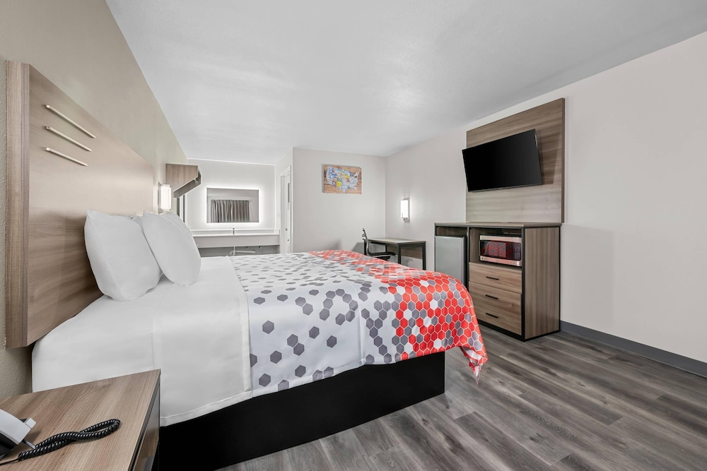 Econo Lodge Biloxi Beach 18/43