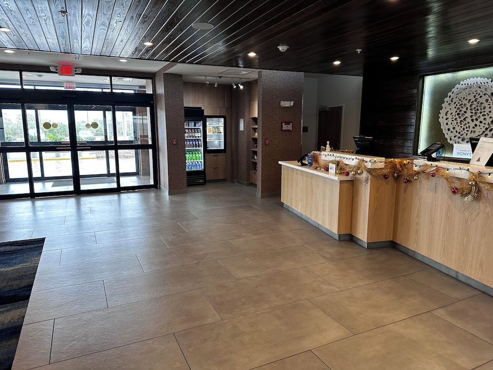 Fairfield Inn & Suites by Marriott Waller 13/28