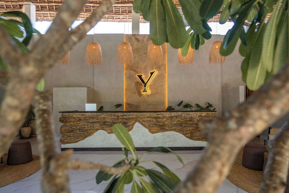 Ycona Luxury Resort 10/60