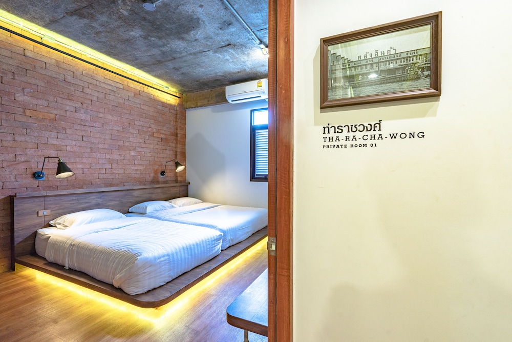 Siam Plug In Hostel 8/50