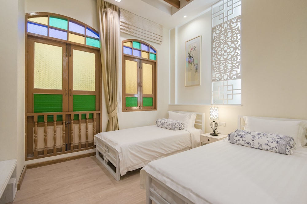 O Nya Phuket Hotel 24/70