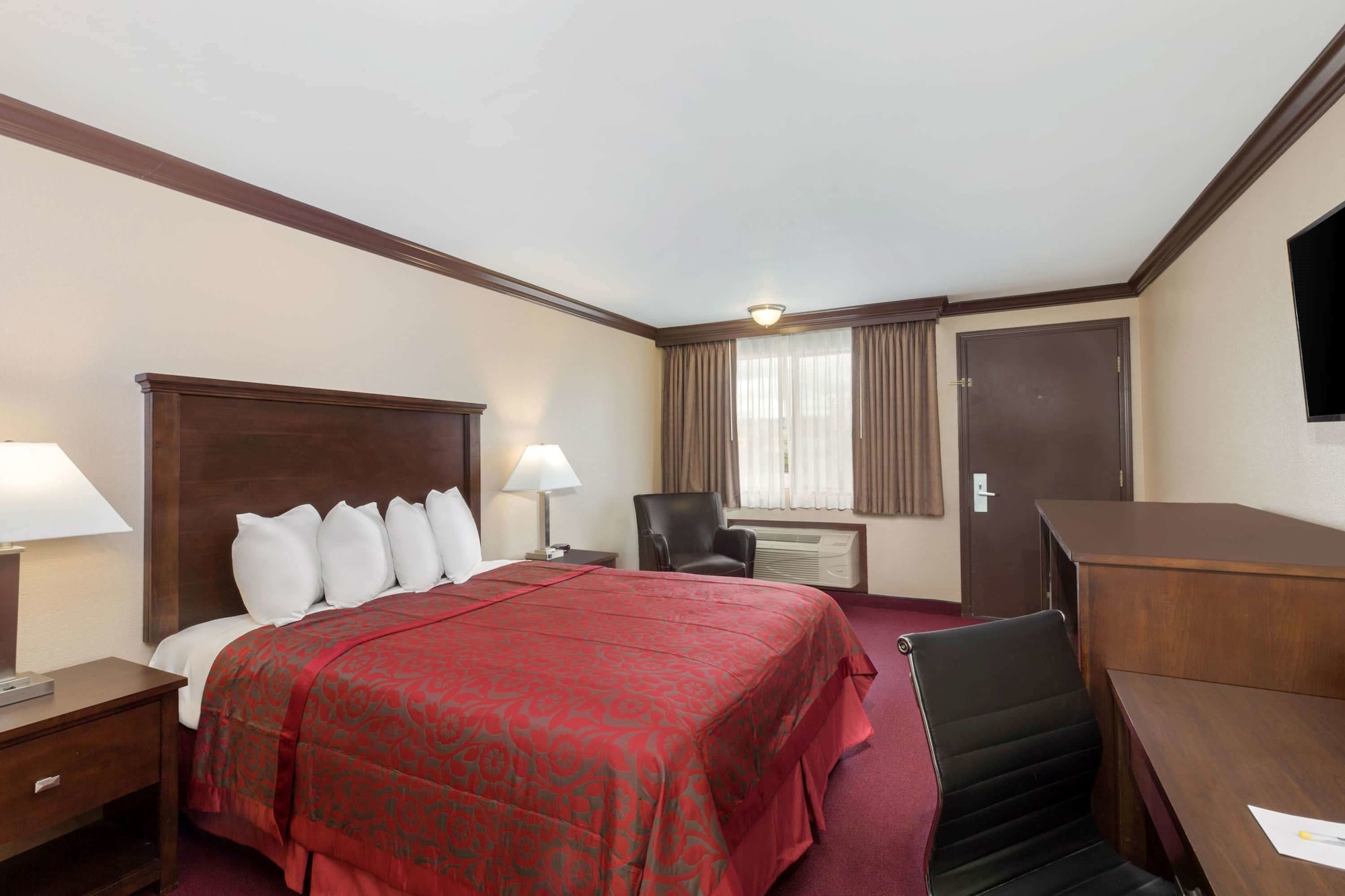 Standard, Queen Bed