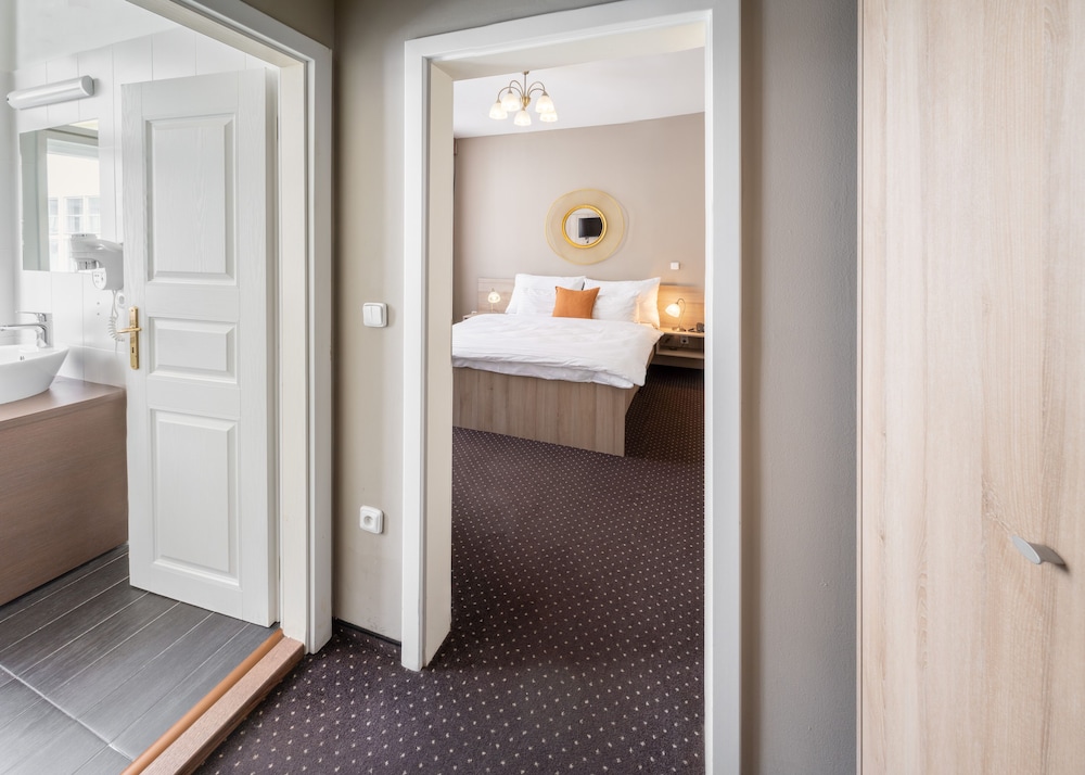 Palac U Kocku 18/67