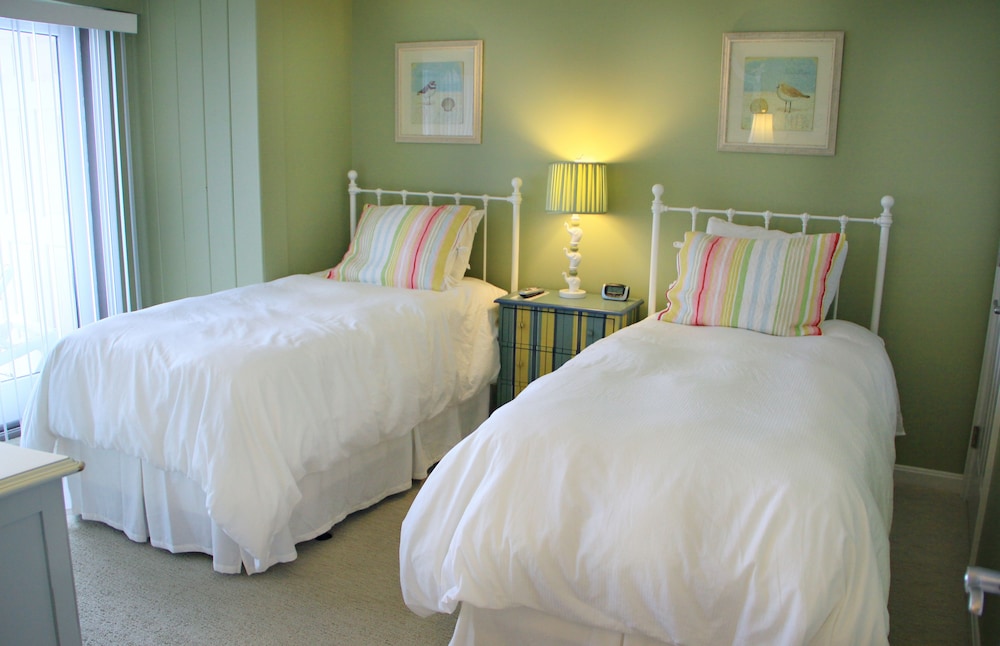Surfside Hotel and Suites 15/57