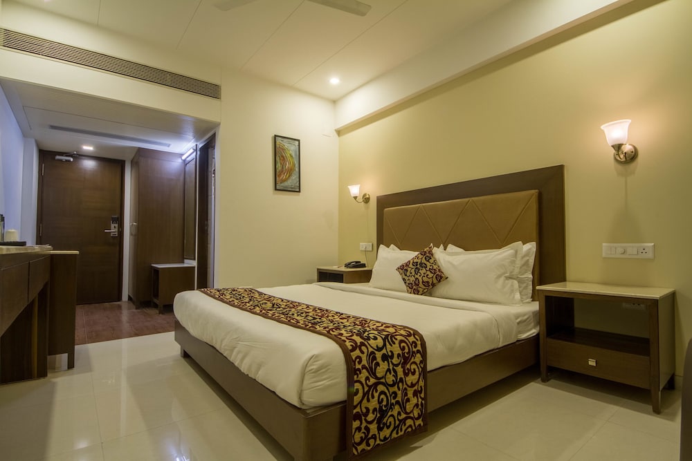THE GRAND VINAYAK HOTEL 5/16