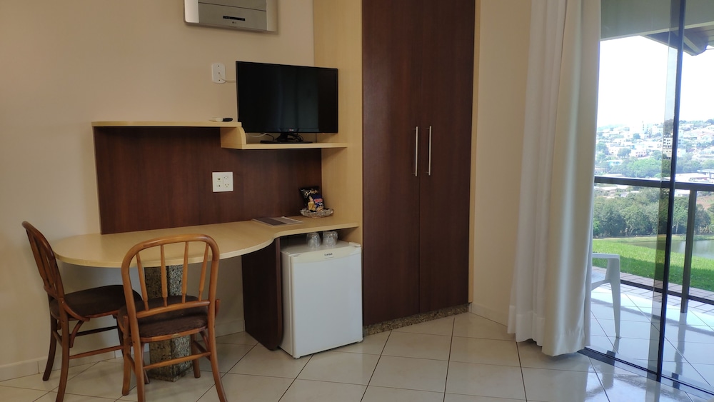 Hotel Lago Dourado 42/64