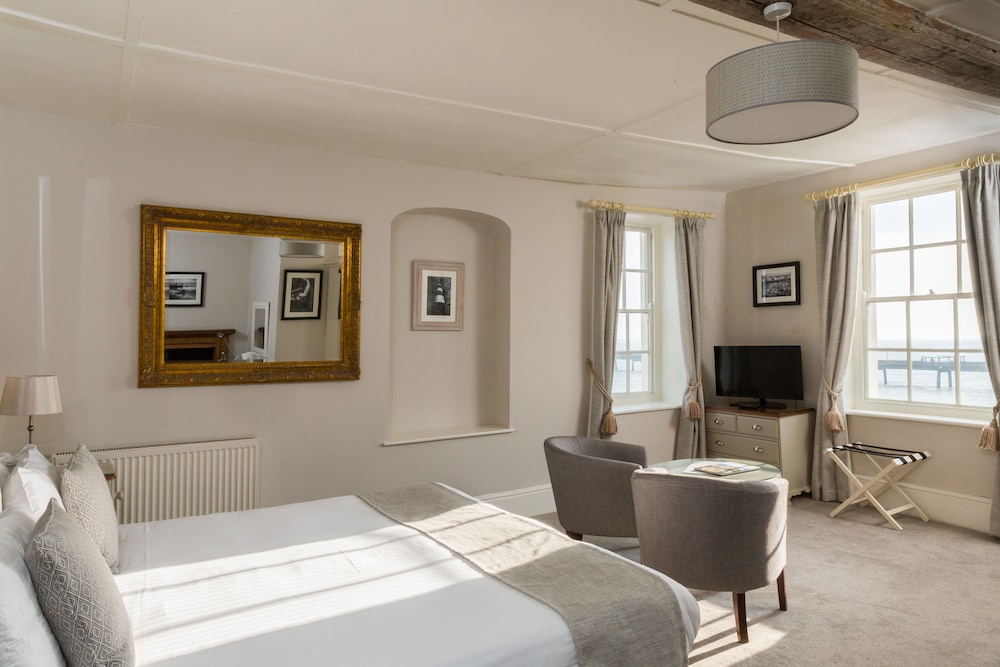 Royal Hotel 48/69