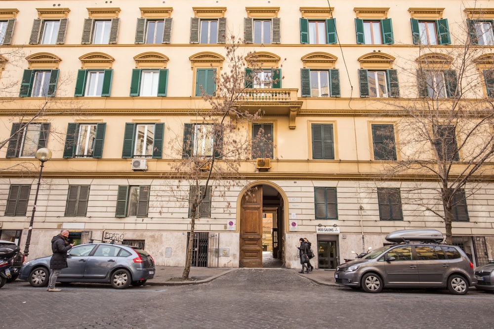 Vatican Miracle Suite 16/29