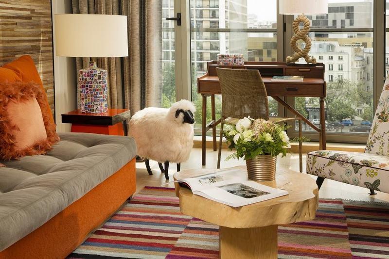 EXCLUSIVE, SUITE