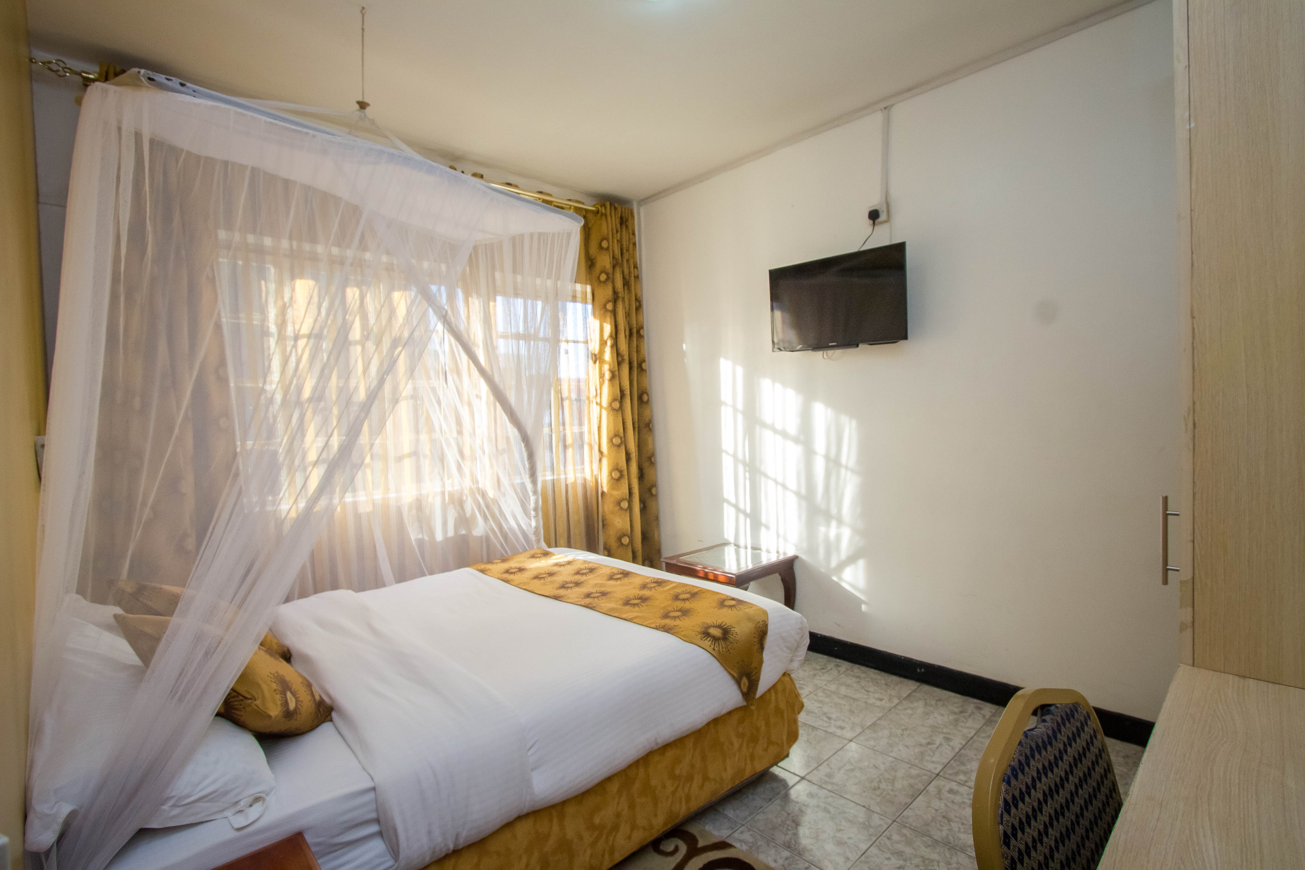 غرفة قياسية بسرير مزدوج، Hotel Embassy 2/6
