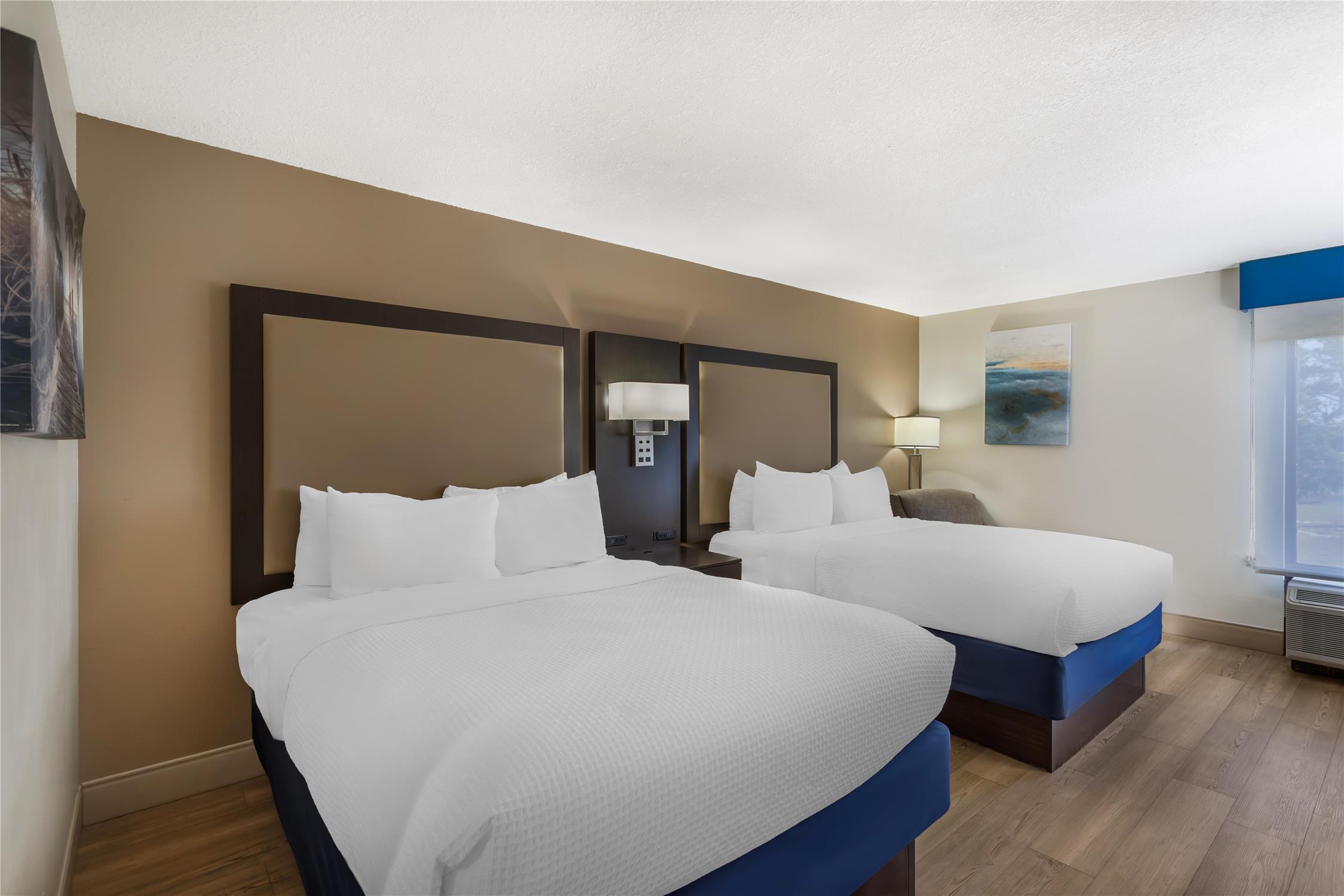 Best Western Plus Madison Inn 17/53