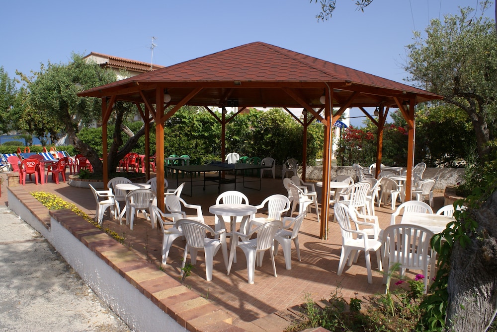 CRISTINA HOTEL 8/50