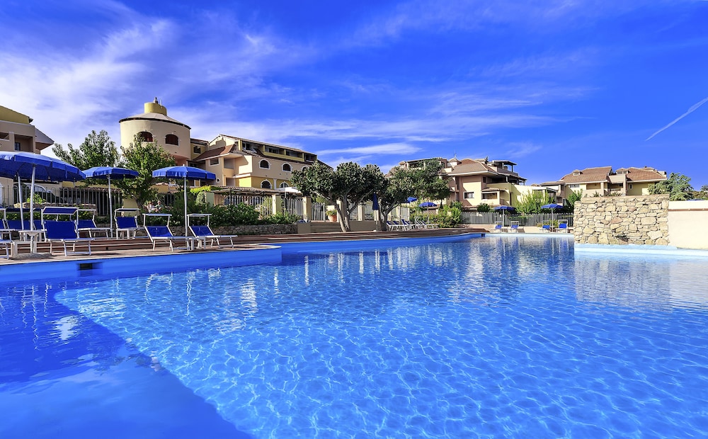 Colonna Beach Hotel 45/50