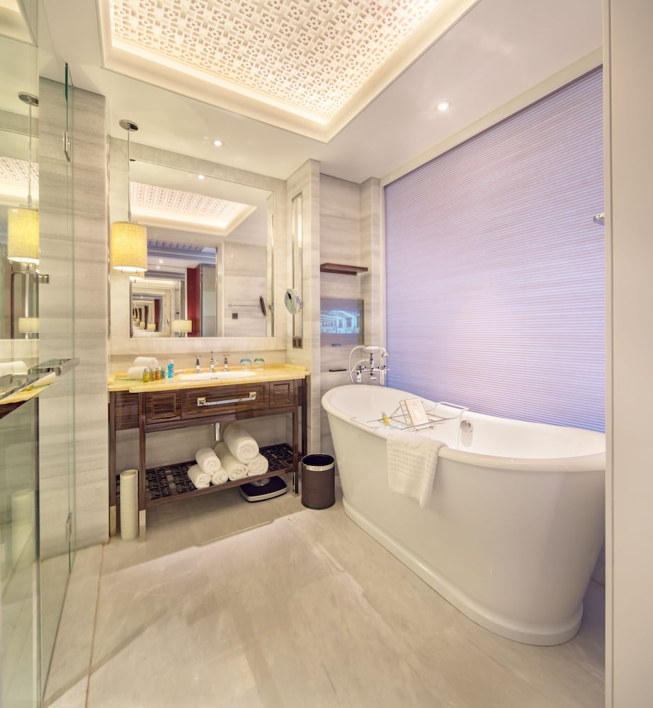 Grand Bay Hotel Beijing 6/70