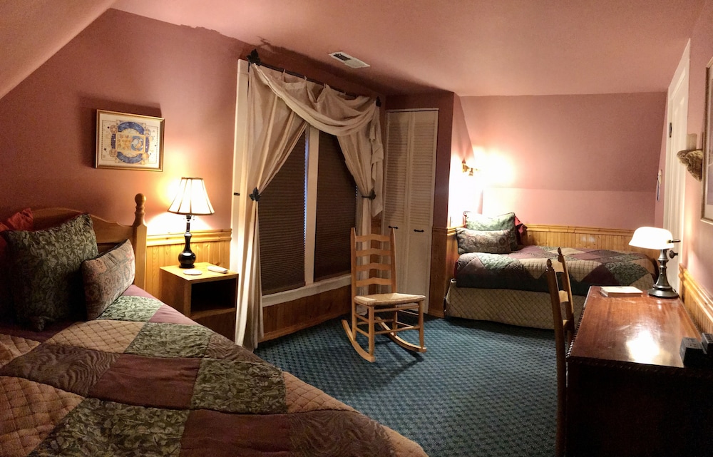 Arden Forest Inn 17/72