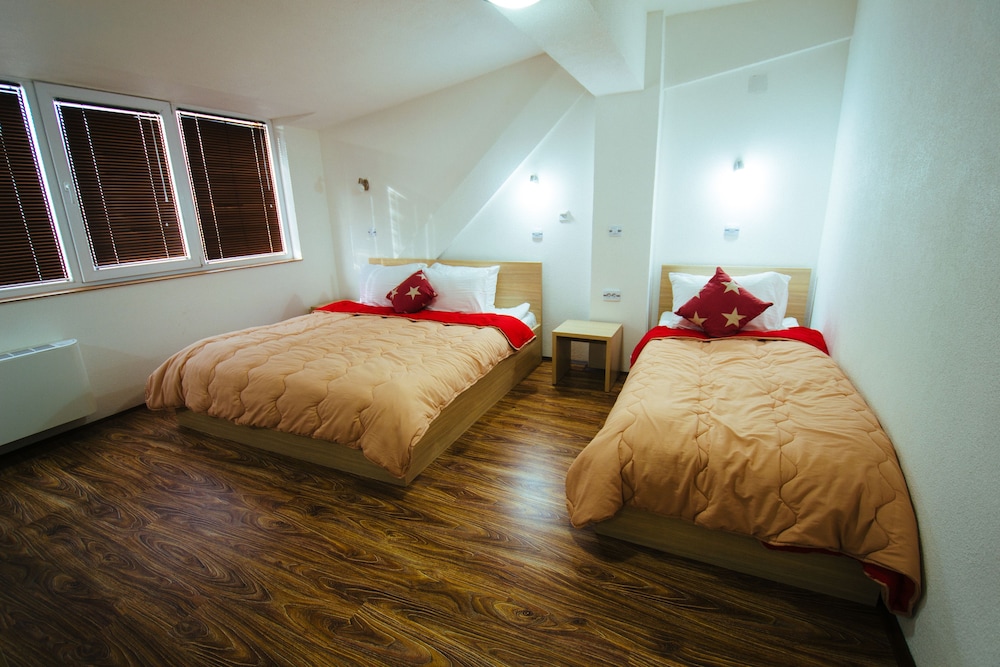 Kristal Palace Hotel 18/71