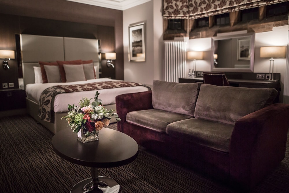 Abbey House Hotel 25/50