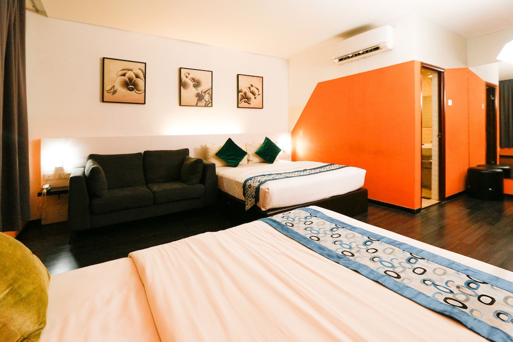 Swing & Pillows at Golden Roof Hotel Ampang, Ipoh 43/62