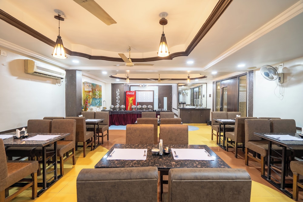 HOTEL GRAND ARJUN 39/50