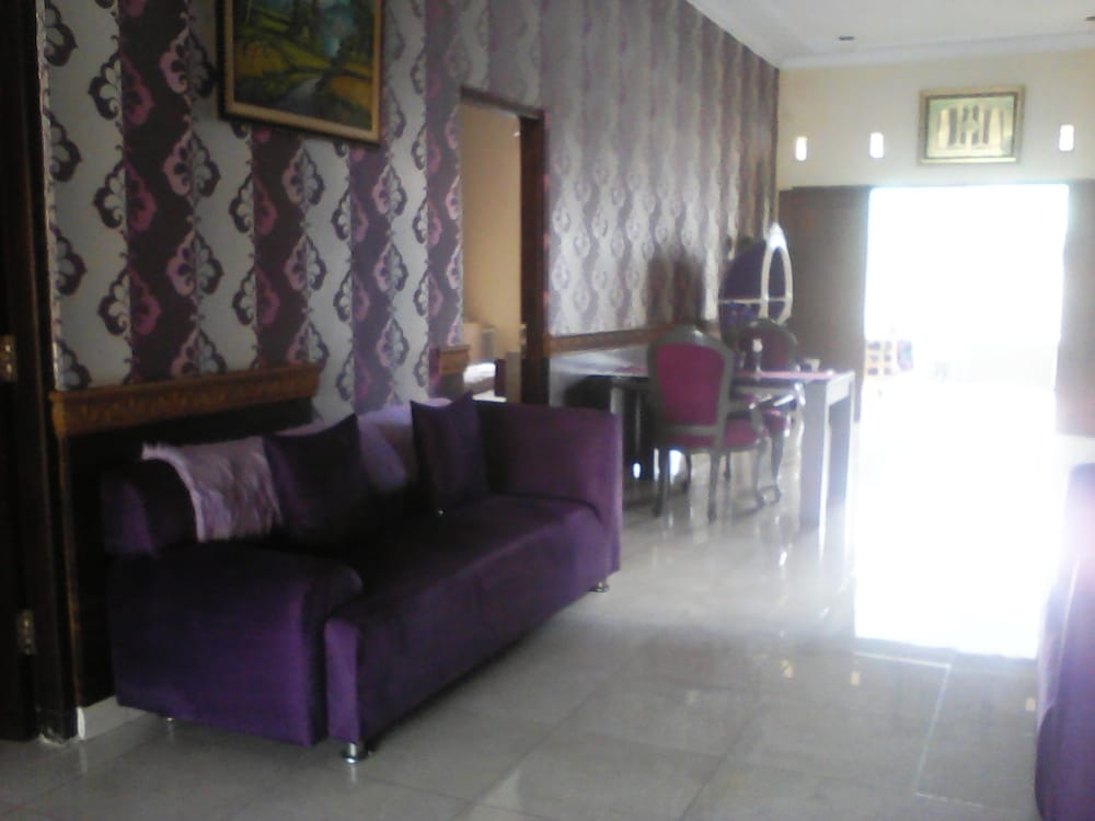 Griya Nendra Hotel 27/50