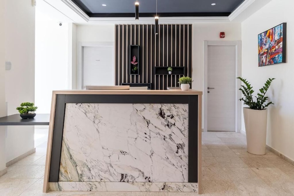 Art Hotel 1/33